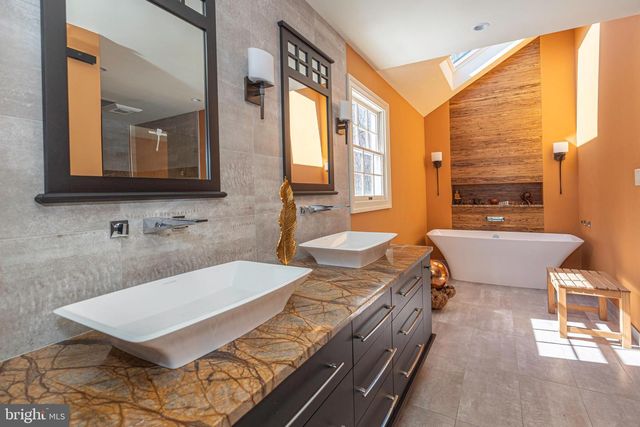 196 AQUEDUCT RD, Washington Crossing, PA 18977