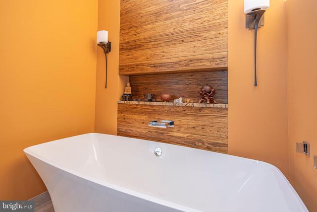 196 AQUEDUCT RD, Washington Crossing, PA 18977