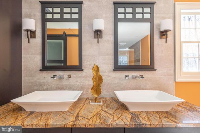 196 AQUEDUCT RD, Washington Crossing, PA 18977