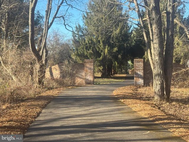 196 AQUEDUCT RD, Washington Crossing, PA 18977