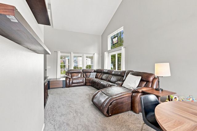 731 Nashua Court, Crystal Lake, IL 60012