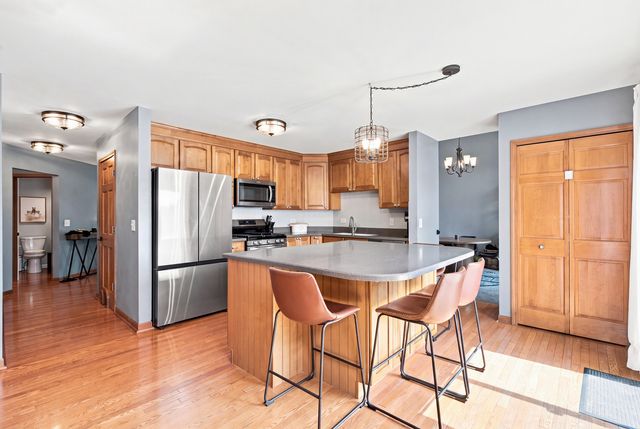 731 Nashua Court, Crystal Lake, IL 60012
