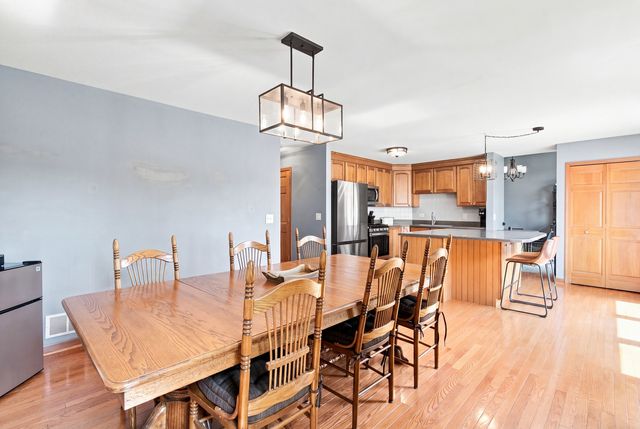 731 Nashua Court, Crystal Lake, IL 60012