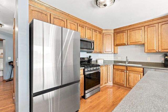731 Nashua Court, Crystal Lake, IL 60012