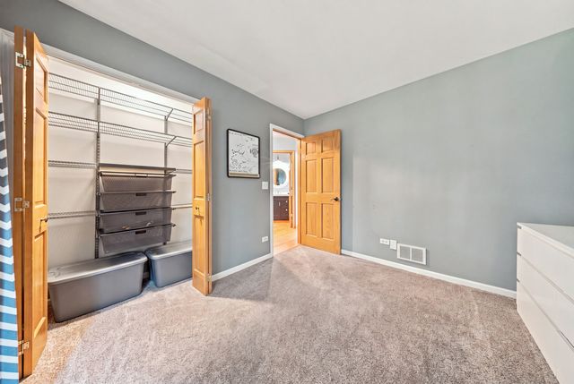 731 Nashua Court, Crystal Lake, IL 60012