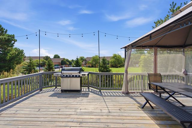 731 Nashua Court, Crystal Lake, IL 60012