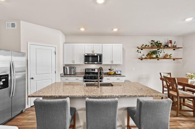 604 WEEKS CT, Berryville, VA 22611