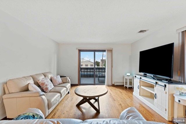 178 Central Lane, Secaucus, NJ 07094
