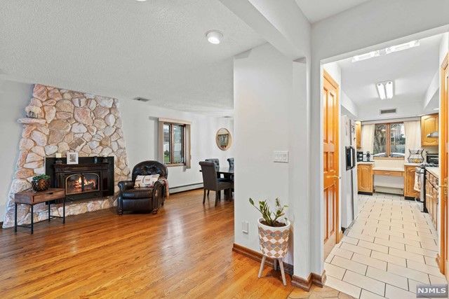 178 Central Lane, Secaucus, NJ 07094