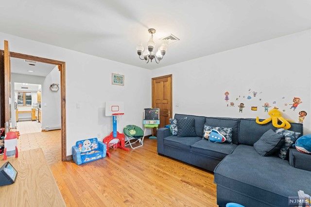 178 Central Lane, Secaucus, NJ 07094