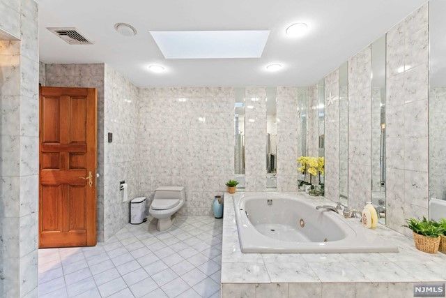 178 Central Lane, Secaucus, NJ 07094