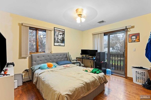 178 Central Lane, Secaucus, NJ 07094