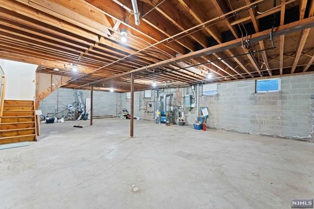 178 Central Lane, Secaucus, NJ 07094