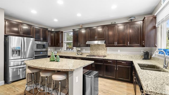 931 Noble Rd, Vacaville, CA 95688