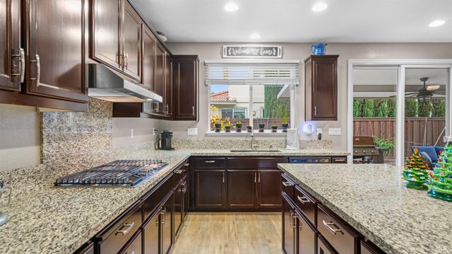 931 Noble Rd, Vacaville, CA 95688