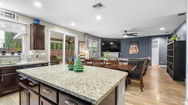 931 Noble Rd, Vacaville, CA 95688