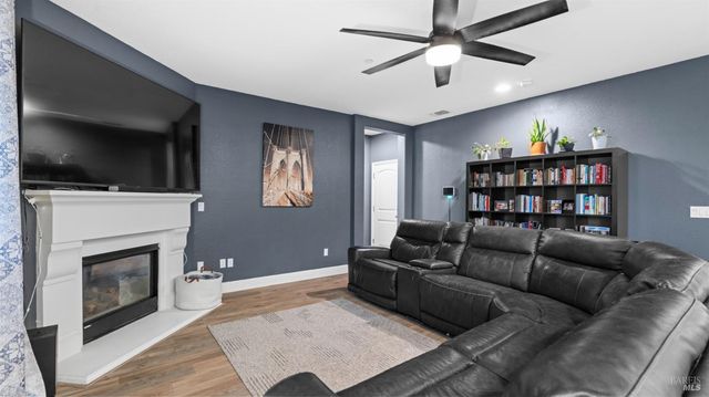 931 Noble Rd, Vacaville, CA 95688