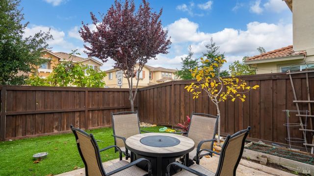 931 Noble Rd, Vacaville, CA 95688