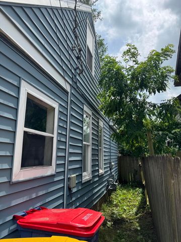 828 Isabella Court Se, City Of Grand Rapids, MI 49507