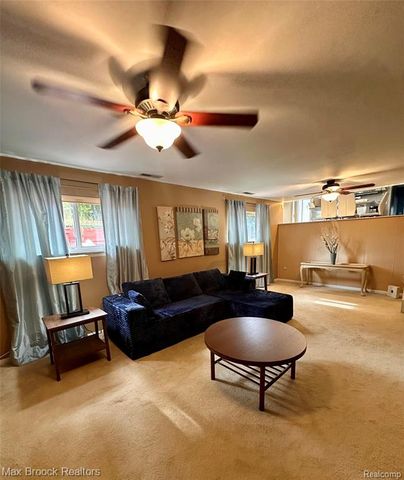 6942 Leslee Crest Drive, West Bloomfield, MI 48322