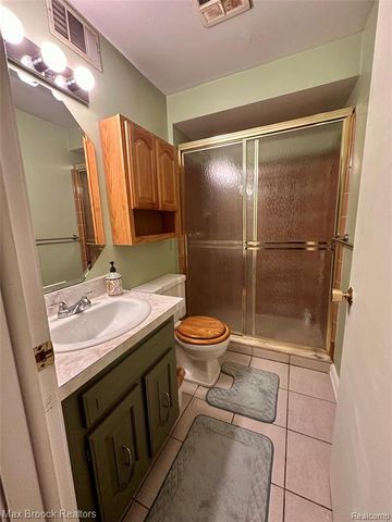 6942 Leslee Crest Drive, West Bloomfield, MI 48322