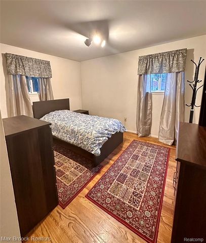 6942 Leslee Crest Drive, West Bloomfield, MI 48322