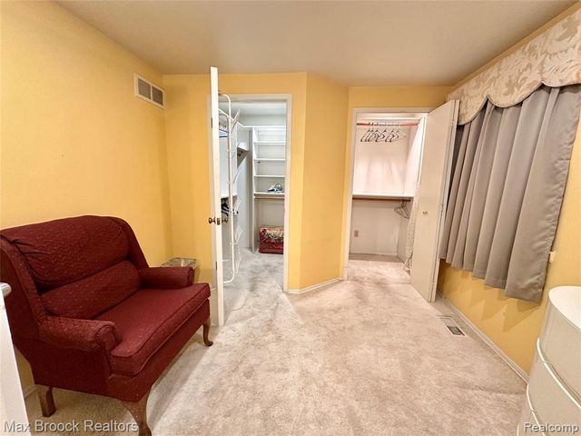 6942 Leslee Crest Drive, West Bloomfield, MI 48322