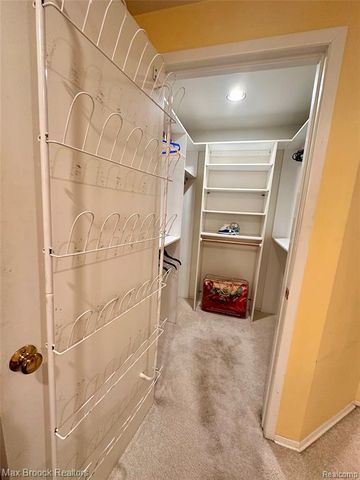 6942 Leslee Crest Drive, West Bloomfield, MI 48322