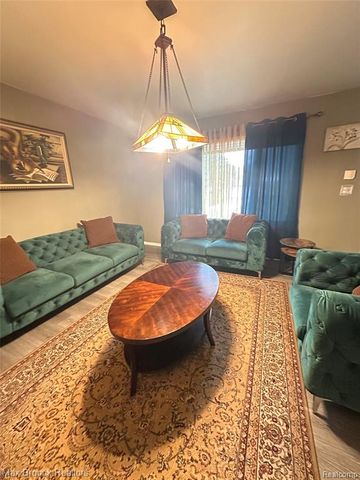 6942 Leslee Crest Drive, West Bloomfield, MI 48322