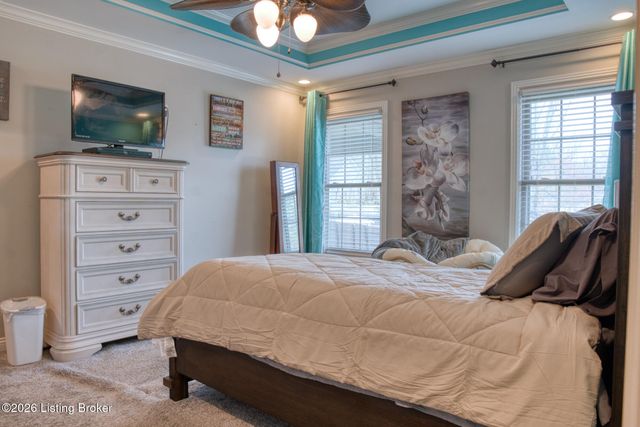 7220 Oakburn Dr, Louisville, KY 40258