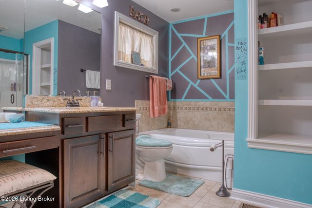 7220 Oakburn Dr, Louisville, KY 40258