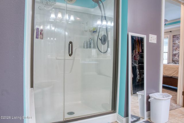 7220 Oakburn Dr, Louisville, KY 40258