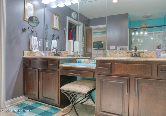 7220 Oakburn Dr, Louisville, KY 40258