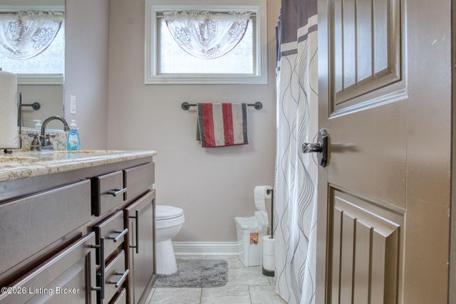 7220 Oakburn Dr, Louisville, KY 40258