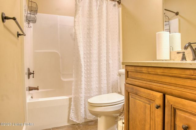 7220 Oakburn Dr, Louisville, KY 40258