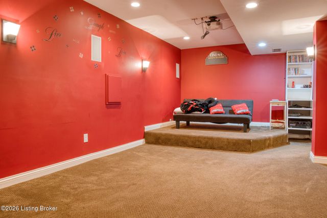 7220 Oakburn Dr, Louisville, KY 40258