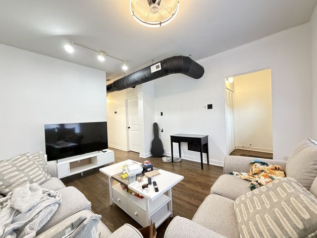 1933 W GRAND Avenue HOUSE, Chicago, IL 60622