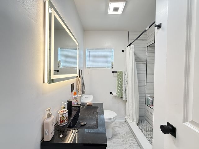 1933 W GRAND Avenue HOUSE, Chicago, IL 60622