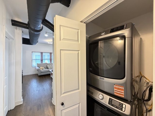 1933 W GRAND Avenue HOUSE, Chicago, IL 60622