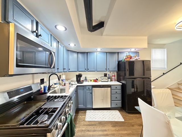 1933 W GRAND Avenue HOUSE, Chicago, IL 60622