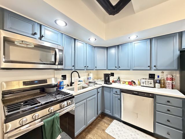 1933 W GRAND Avenue HOUSE, Chicago, IL 60622