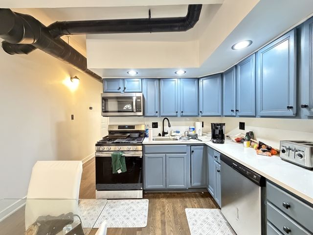 1933 W GRAND Avenue HOUSE, Chicago, IL 60622