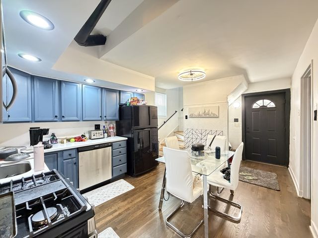 1933 W GRAND Avenue HOUSE, Chicago, IL 60622