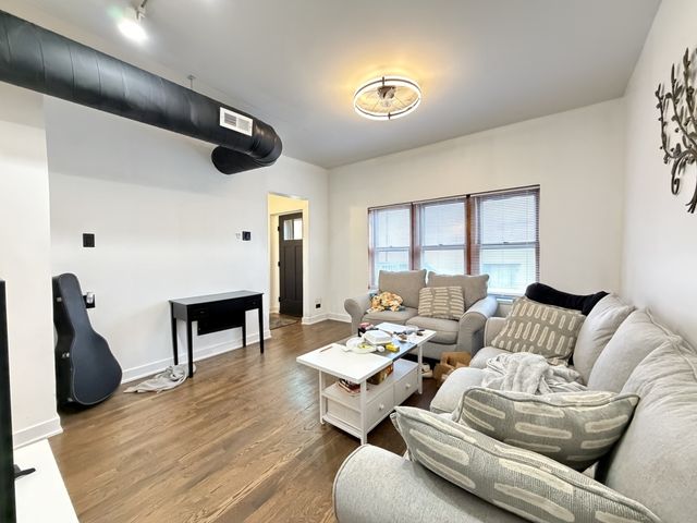 1933 W GRAND Avenue HOUSE, Chicago, IL 60622