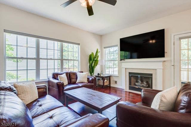 49 Wexford Way, Bridgewater Twp., NJ 08807