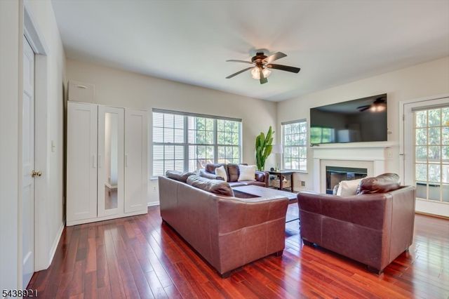 49 Wexford Way, Bridgewater Twp., NJ 08807