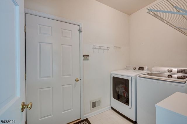 49 Wexford Way, Bridgewater Twp., NJ 08807
