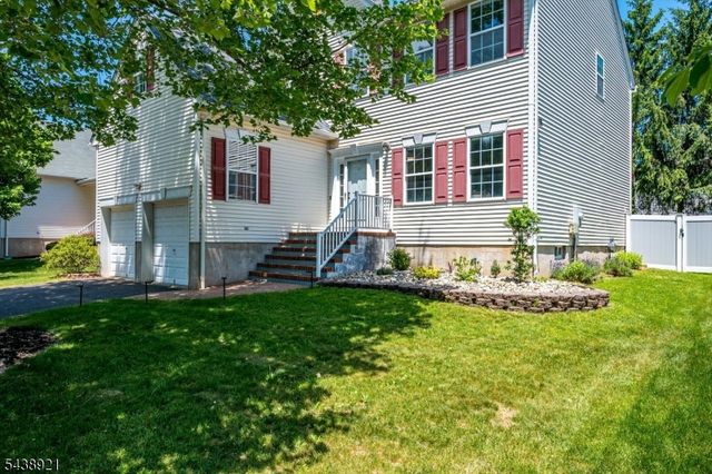 49 Wexford Way, Bridgewater Twp., NJ 08807