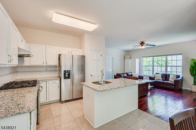 49 Wexford Way, Bridgewater Twp., NJ 08807