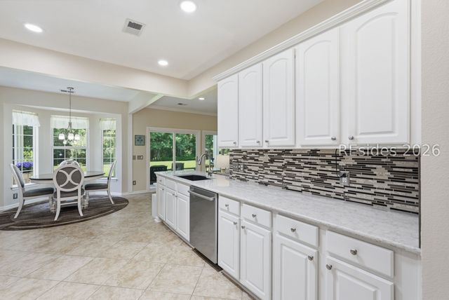 56 Candlelight Ln, Bluffton, SC 29909